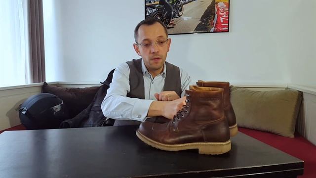 Les HELSTONS Mountain m'ont fait changer d'avis sur les chaussures moto CE смотреть онлайн