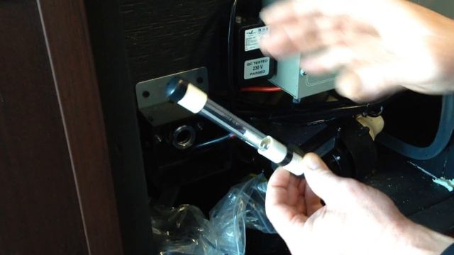 Clear Ray Bulb Replacement On A Sundance® Spa смотреть онлайн