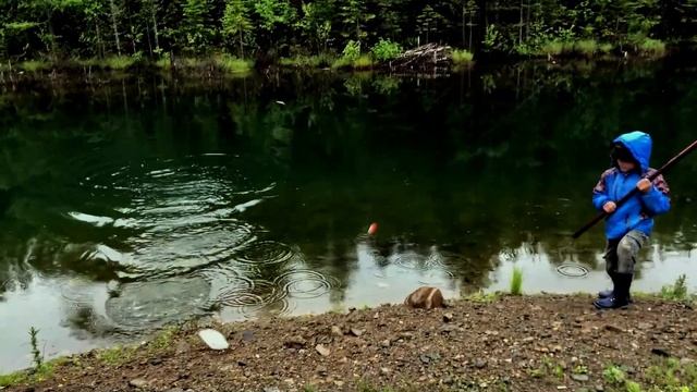 ПАЦАН ПОРВАЛ ВСЕХ НА РЫБАЛКЕ В СИБИРИ смотреть онлайн