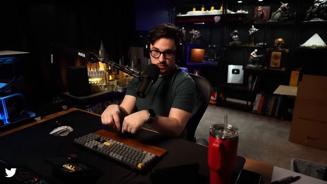 Is A Gaming Crash Coming? - Luke Reacts смотреть онлайн