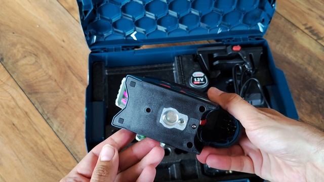 Unpacking / unboxing line laser Bosch GLL 3-80 CG PROFESSIONAL 0601063T00 смотреть онлайн