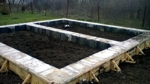 Серия 1 / Как сделать ЛЕНТОЧНЫЙ ФУНДАМЕНТ своими руками / Капитальный дом для своей семьи.mp4