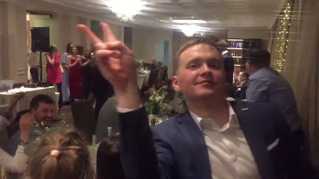 Подрались за букет на свадьбе смотреть онлайн