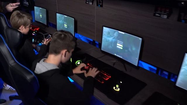 Как открыть компьютерный клуб в Муроме 2020 | Нехватка компов, очередь за два часа | (12+) смотреть онлайн