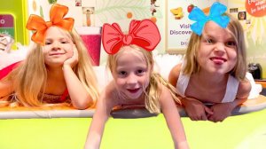 Настя и друзья отправились в путешествие по Америке