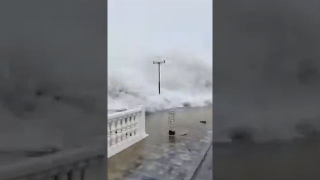 Пляж Сухум смотреть онлайн