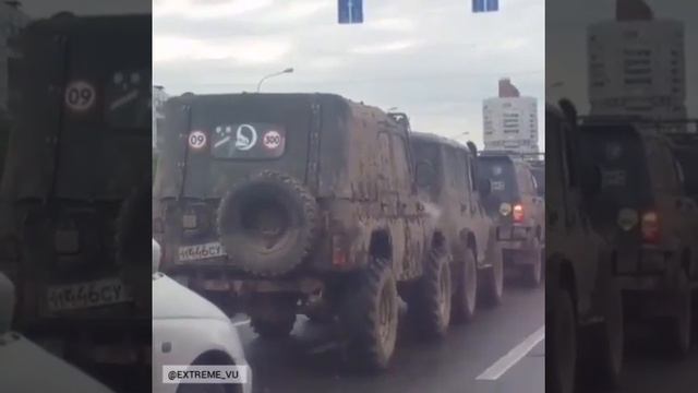 Когда УАЗоводам скучно в пробке ???? смотреть онлайн