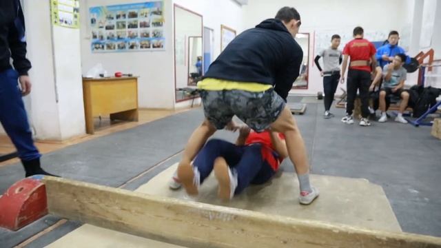 Таатта мадьынылара ФЕДЕРАЦИЯ КУБОГАР бэлэмнэнэллэр. смотреть онлайн