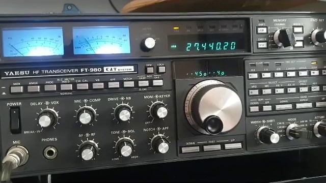 This is not HAM RADIO !! just a look at a Yaesu FT980 on 11 meters !! смотреть онлайн