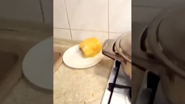 КАК ПРАВИЛЬНО РЕЗАТЬ АНАНАС???-ЛЕГКО!!! смотреть онлайн