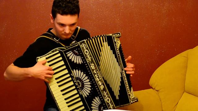 "Миллион алых роз/"Milion Białych Róż" akordeon/accordion cover Mateusz Lasek смотреть онлайн