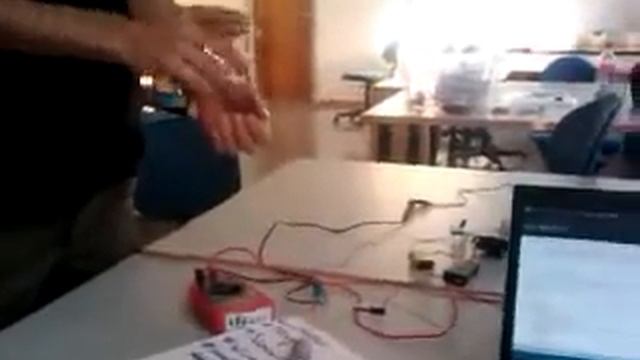 Controlling a DC motor to rotate clock-wised, counter-clockwise by clapping смотреть онлайн