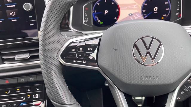 Brand New Volkswagen T-Roc R-Line 2.0 TDI DSG Kings Red Black Roof | Wrexham Volkswagen смотреть онлайн