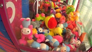 ПЫТАЮСЬ ДОСТАТЬ ИГРУШКУ В НОВОМ АППАРАТЕ? ЧЕГО ТОЛЬКО НЕТ в аппарате ХВАТАЙКА ?