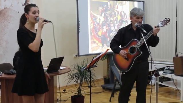 ,,Цыган играет на гитаре" муз. и сл. Валерий Лолаев, исполняет Элиза Семиониди. смотреть онлайн