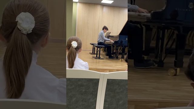 Лёва. Бетховен и Мендельсон. Патетическая соната и Ронда Каприччиозо смотреть онлайн