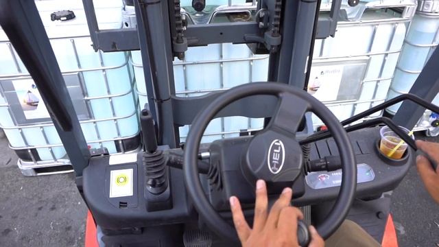 Loading container - IBC tank смотреть онлайн