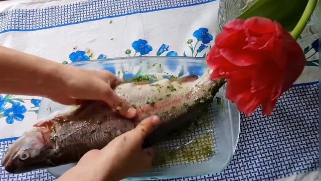 НЕЖНАЯ ФОРЕЛЬ В ДУХОВКЕ // TENDER TROUT IN THE OVEN смотреть онлайн