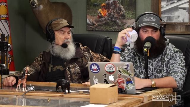 Justin Martin & His Wife Bring Their 1-Year-Old Twins to See Uncle Si! | Duck Call Room #290 смотреть онлайн