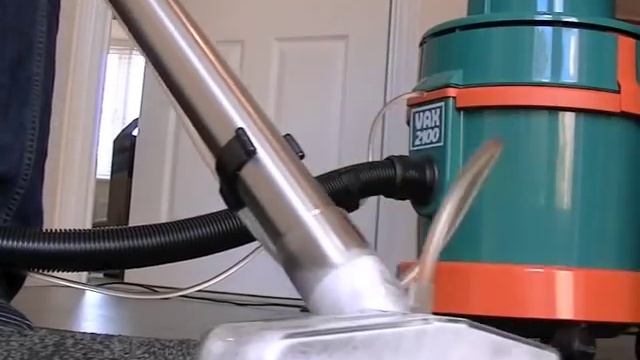 Vax 2100 Multifunction Vacuum Cleaner Carpet Washing Demonstration смотреть онлайн