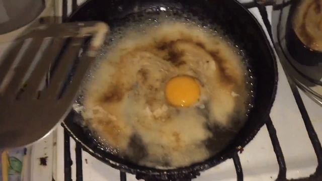 Жарим яйцо на КОКА КОЛЕ!! Очень вкусно вышло!! Эксперименты на канале!!! ?  Coca Cola VS EGG!!!!