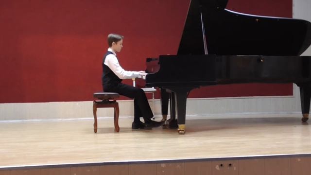 Э. Григ. "Йольстерский танец" исп. Козулин Дима смотреть онлайн