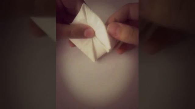 Как сделать кувшинку (лилию) из бумажной салфетки смотреть онлайн