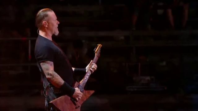 Metallica - Enter Sandman [Live At Nimes] HD смотреть онлайн