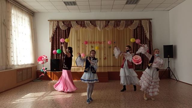 Казахский танец в исполнении танцевальной группы "Арман" смотреть онлайн