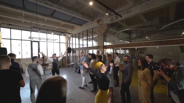 Відкриття Дня народження для компанії Девлайт смотреть онлайн