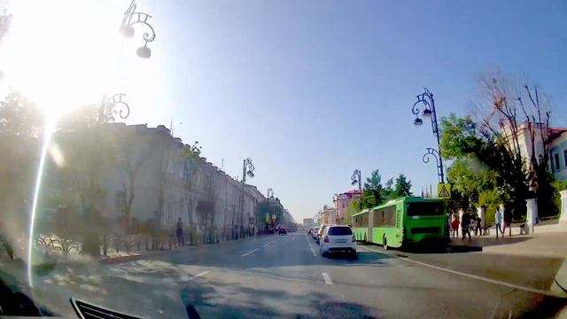 Движение на автомобиле по Тюмени до музыкальной школы, в Московский и на Киевскую смотреть онлайн