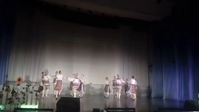 Хореографический ансамбль Мозаика на фестивале виноградной лозы в Костроме смотреть онлайн