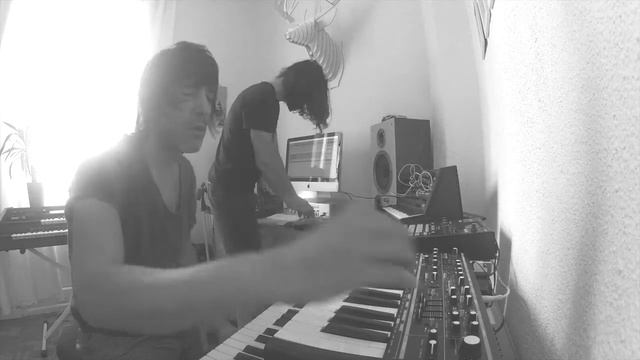Playing a demo with a Novation Bass Station II and an Access Virus B synths - Jarre Michelle Jean смотреть онлайн