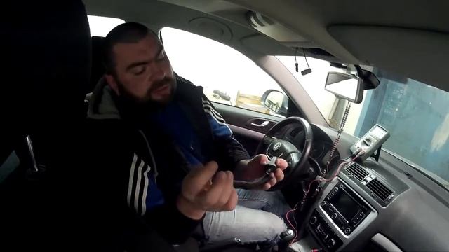 Skoda Octavia A5 акуратная установка видеорегистратора смотреть онлайн