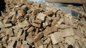 Щепа для холодного копчения, заготавливаю циркулярной пилой и топором