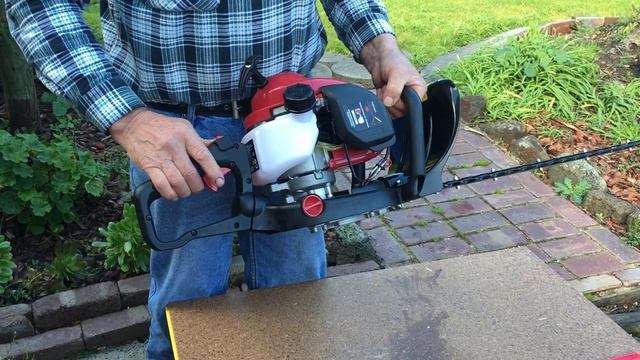 52742 / YR-HT250 - Stopping and emergency stopping the Hedge trimmer смотреть онлайн