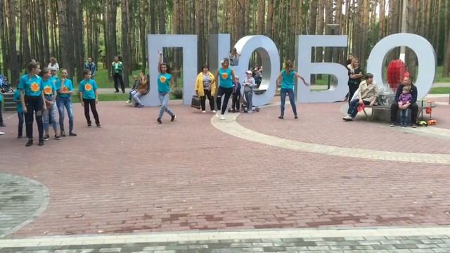 TROPICANA DANCE! Despacito 3! смотреть онлайн