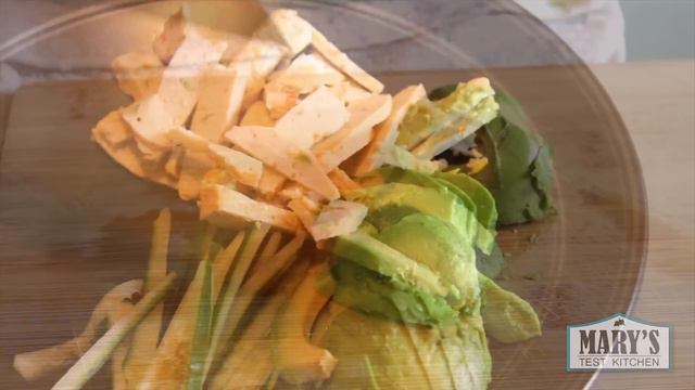 How to Make Vegan Sushi for BEGINNERS [Vegan California Rolls + uramaki technique] смотреть онлайн