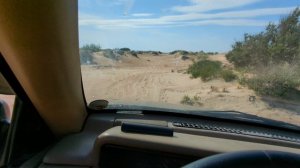 Grand Cherokee в песке