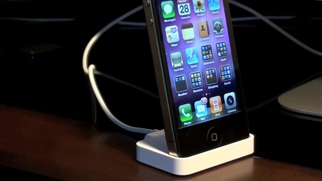 Apple iPhone 4 Dock: Unboxing & Demo смотреть онлайн