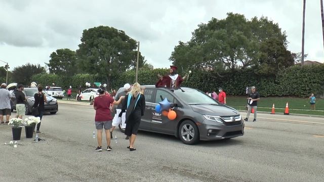 Marjory Stoneman Douglas Graduation Parade 2020 смотреть онлайн