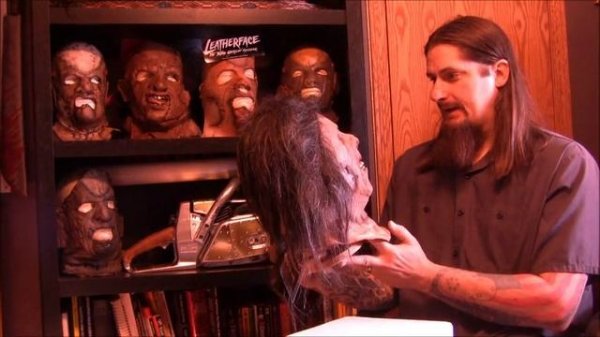 Distortions Unlimited full bust mask review - Leatherface TCM 3- Texaschainsaw3.com