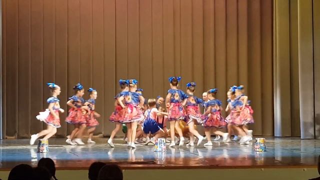 "На рыбалке", младшая группа образцового ансамбля Дебют смотреть онлайн