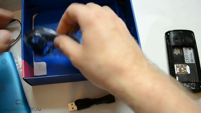 Распаковка Nokia 500 (unboxing)
