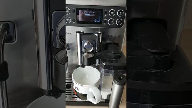 Kaffeevollautomat fully automatic coffee Saeco Exprelia Evo HD8855 01 Espresso Latte Macchiato смотреть онлайн