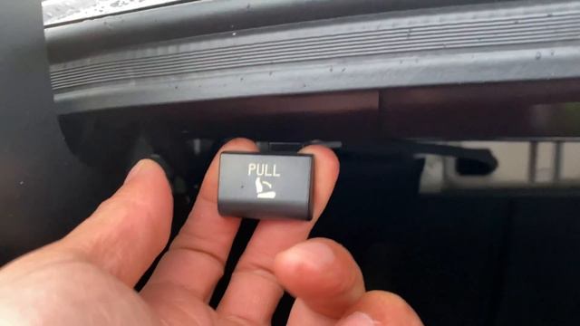 Kia Optima - how to fold down flat the rear seats for more cargo space смотреть онлайн
