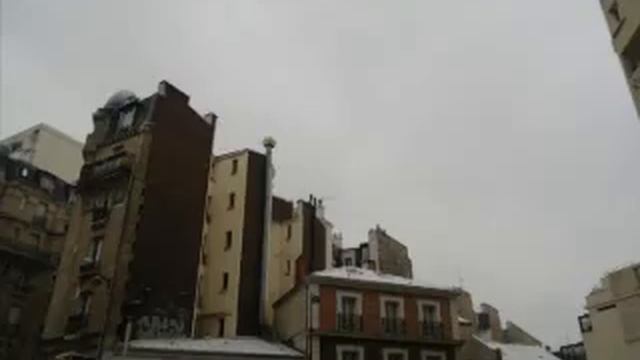 Il Neige Et Neige Encore à Paris, ça Glisse Météo Blanche