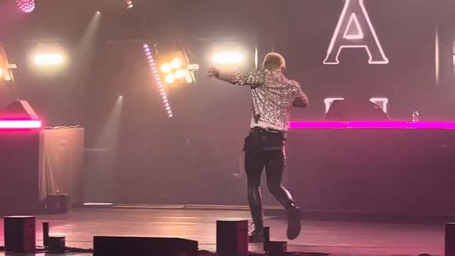 SHAMAN СЕРДЦЕ ПЛАЧЕТ И БОЛИТ ШАМАН В КРЕМЛЕ КРЕМЛЕВСКИЙ ДВОРЕЦ 14 10 2023 смотреть онлайн