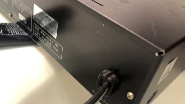 Sony CDP-215 Single Compact Disc Player High Density Linear Converter смотреть онлайн