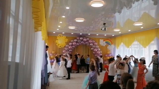 Вальс выпускной смотреть онлайн